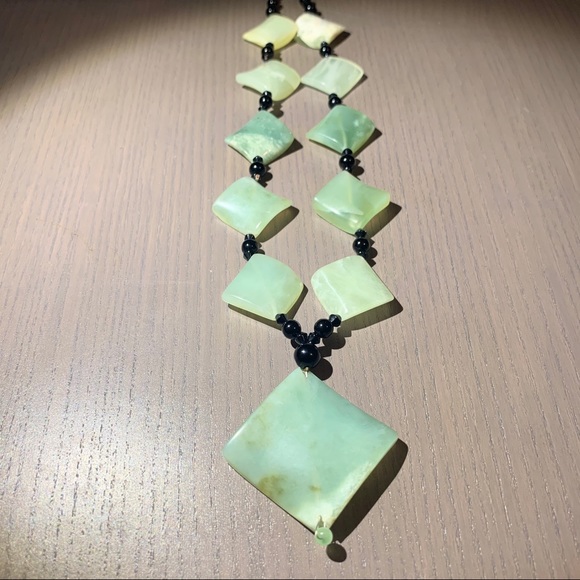 Jade Green Stone Necklace - Picture 4 of 4